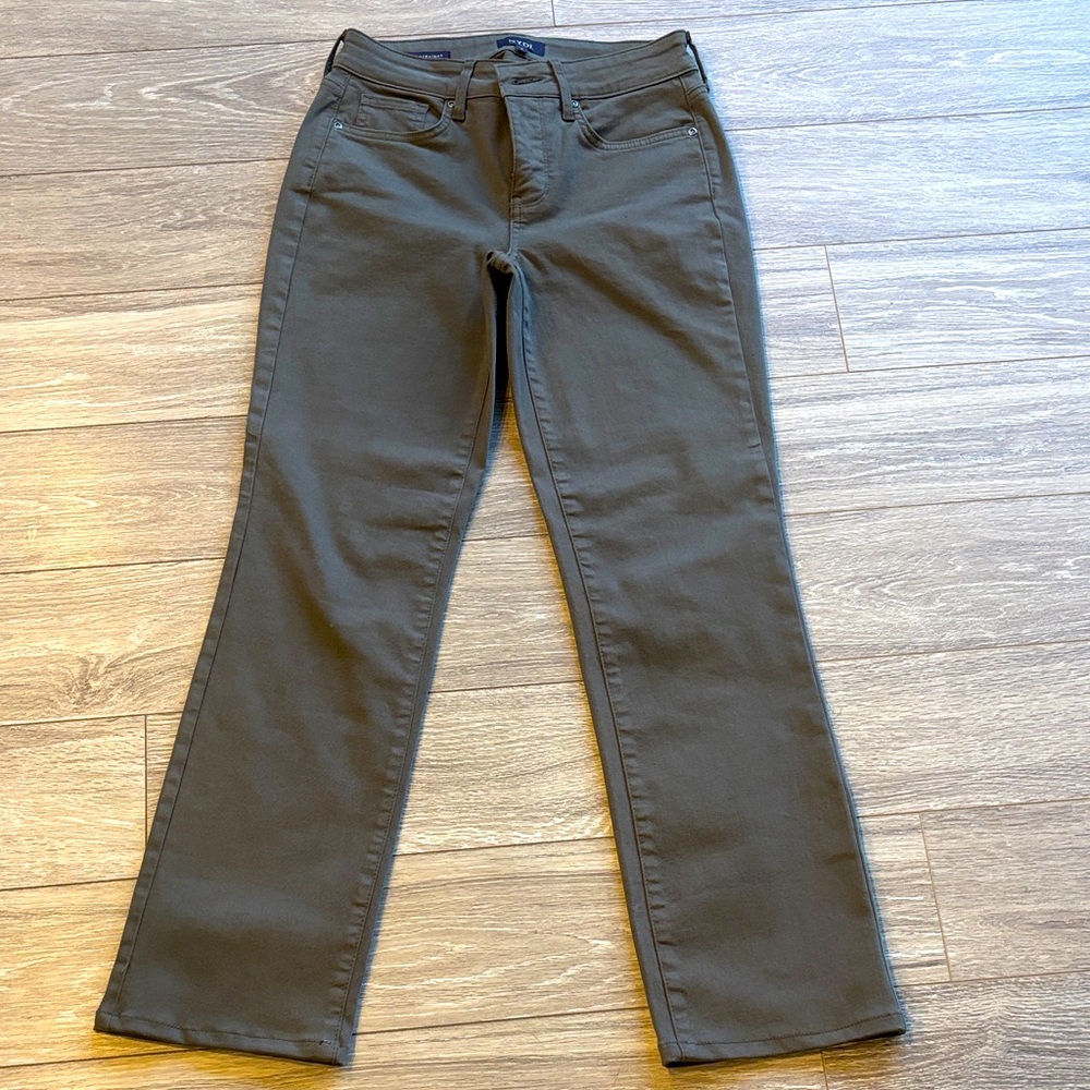 NYDJ Straight Leg Jeans in Olive Green -near perfect condition
